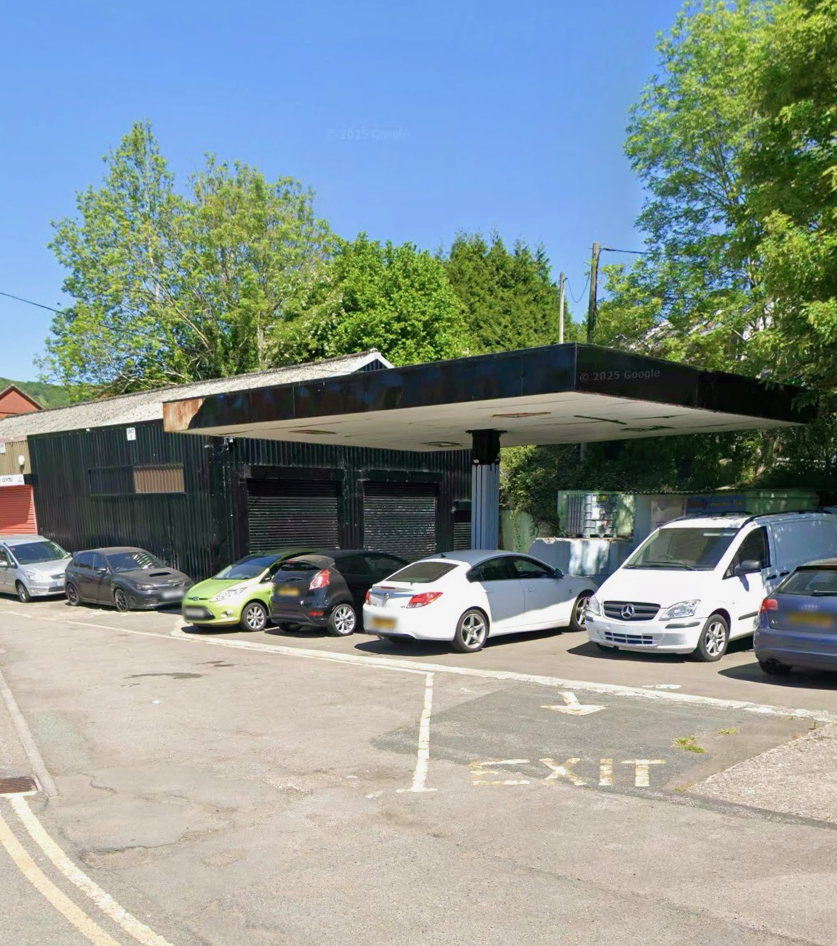 Penybont Service Station, Victor Road